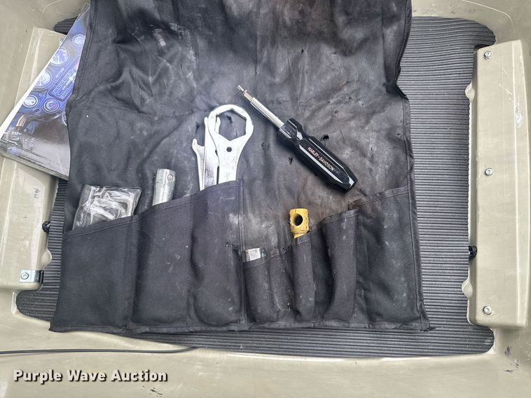 image for item DO0921 2005 Harley Davidson Electra Glide Classic FLHTCI motorcycle