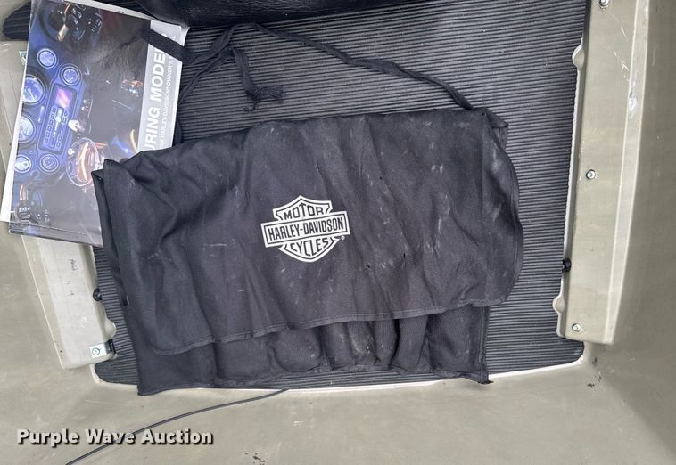 image for item DO0921 2005 Harley Davidson Electra Glide Classic FLHTCI motorcycle