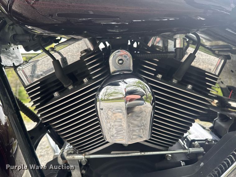 image for item DO0921 2005 Harley Davidson Electra Glide Classic FLHTCI motorcycle