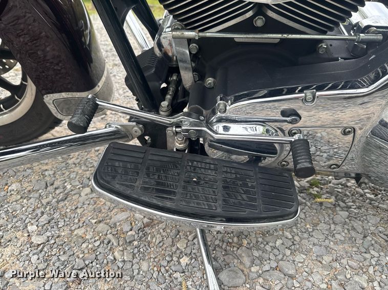 image for item DO0921 2005 Harley Davidson Electra Glide Classic FLHTCI motorcycle