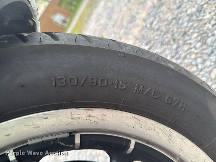 image for item DO0921 2005 Harley Davidson Electra Glide Classic FLHTCI motorcycle