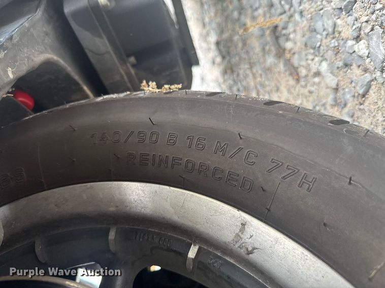 image for item DO0921 2005 Harley Davidson Electra Glide Classic FLHTCI motorcycle