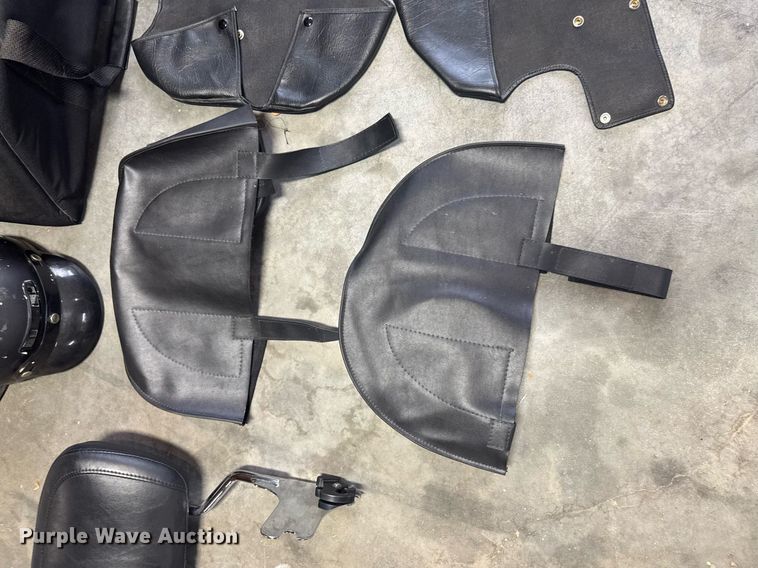 image for item DO0921 2005 Harley Davidson Electra Glide Classic FLHTCI motorcycle