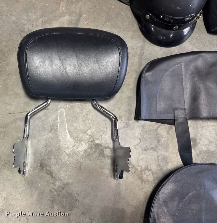 image for item DO0921 2005 Harley Davidson Electra Glide Classic FLHTCI motorcycle