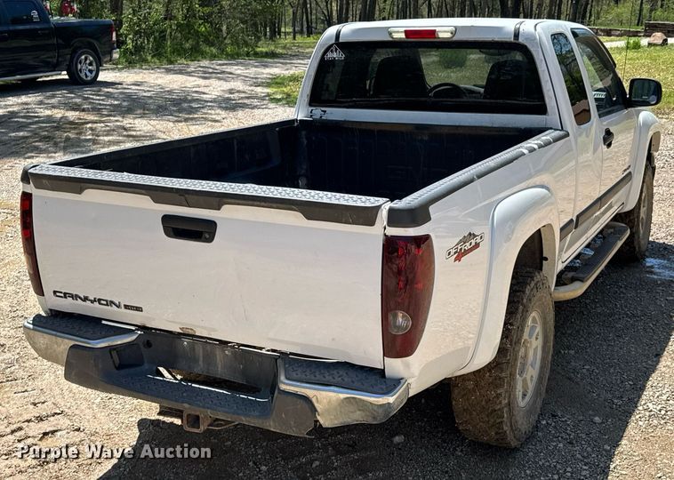 image for item DO0934 2004 GMC Canyon Ext. Cab pickup truck