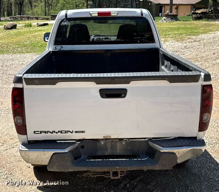 image for item DO0934 2004 GMC Canyon Ext. Cab pickup truck