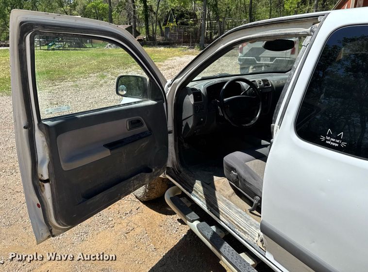 image for item DO0934 2004 GMC Canyon Ext. Cab pickup truck