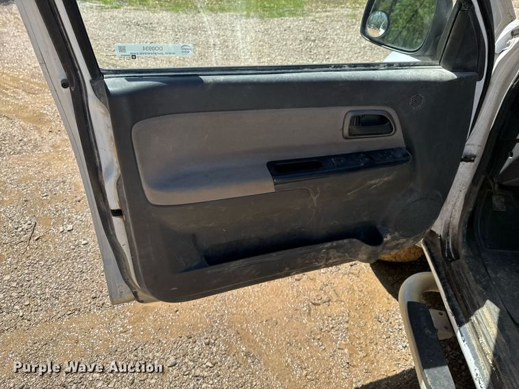 image for item DO0934 2004 GMC Canyon Ext. Cab pickup truck