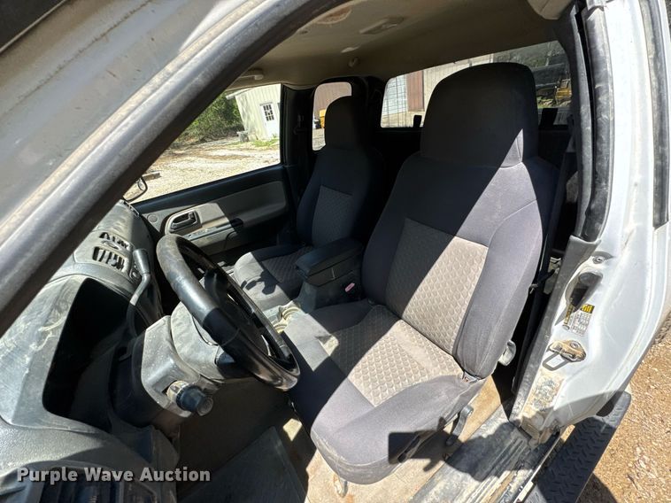 image for item DO0934 2004 GMC Canyon Ext. Cab pickup truck