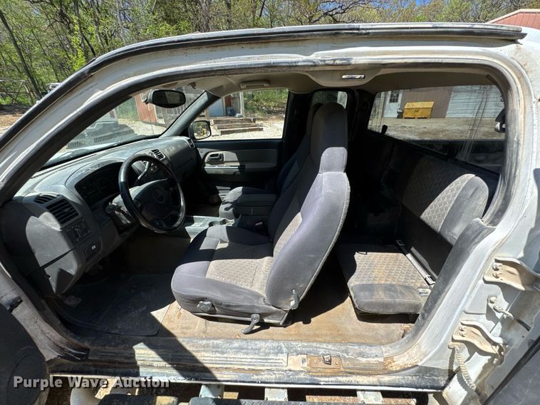 image for item DO0934 2004 GMC Canyon Ext. Cab pickup truck