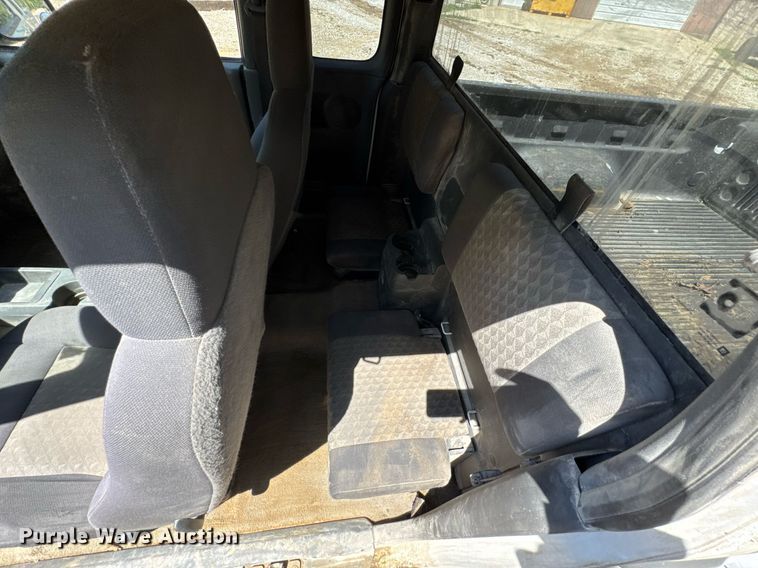 image for item DO0934 2004 GMC Canyon Ext. Cab pickup truck