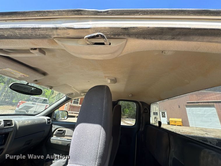 image for item DO0934 2004 GMC Canyon Ext. Cab pickup truck