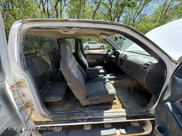 image for item DO0934 2004 GMC Canyon Ext. Cab pickup truck