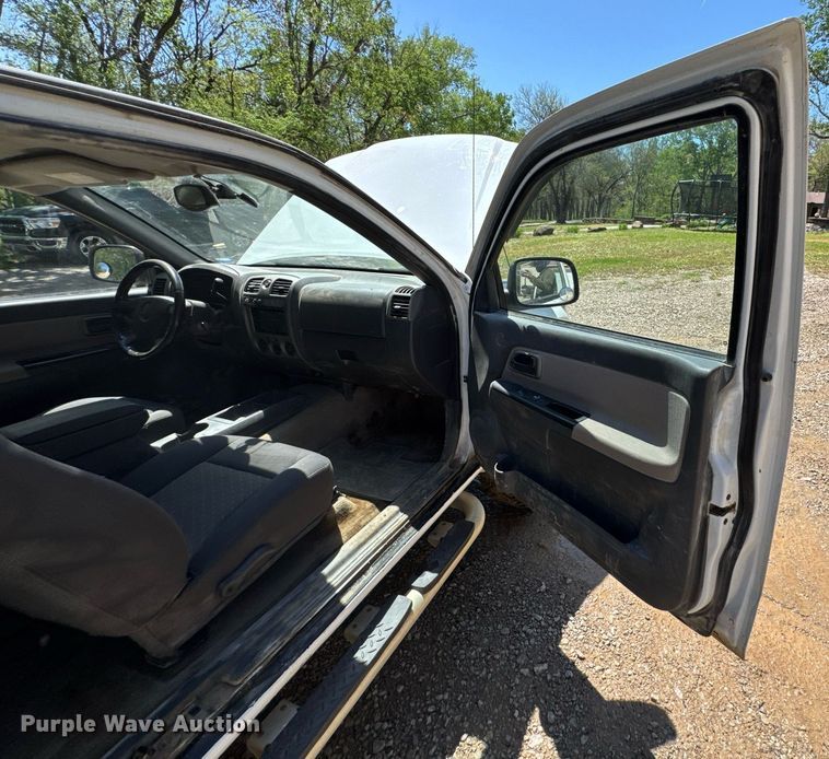 image for item DO0934 2004 GMC Canyon Ext. Cab pickup truck