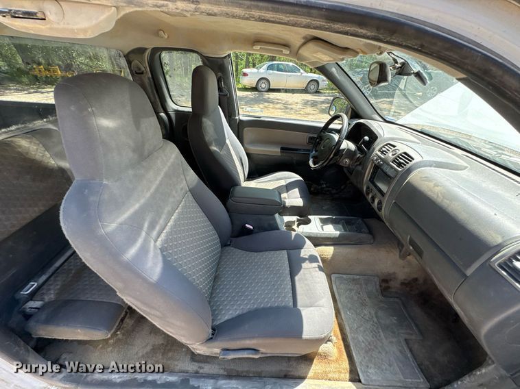 image for item DO0934 2004 GMC Canyon Ext. Cab pickup truck