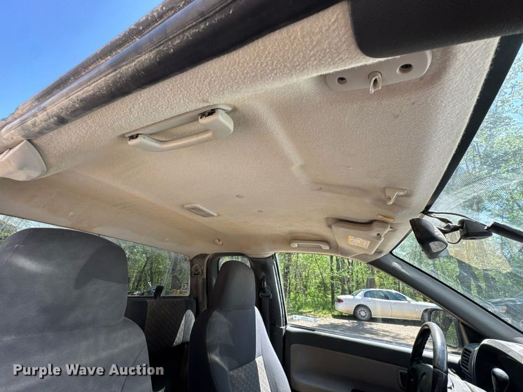 image for item DO0934 2004 GMC Canyon Ext. Cab pickup truck