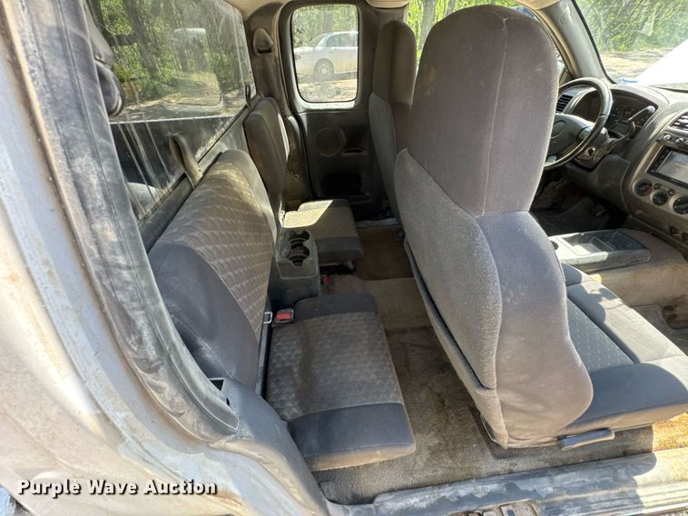 image for item DO0934 2004 GMC Canyon Ext. Cab pickup truck