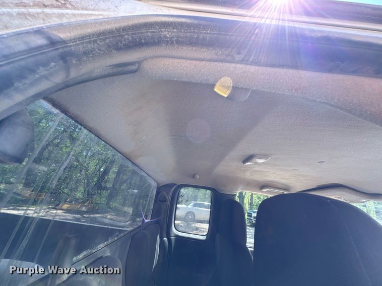 image for item DO0934 2004 GMC Canyon Ext. Cab pickup truck