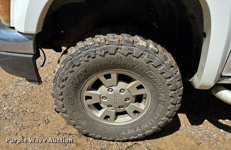 image for item DO0934 2004 GMC Canyon Ext. Cab pickup truck