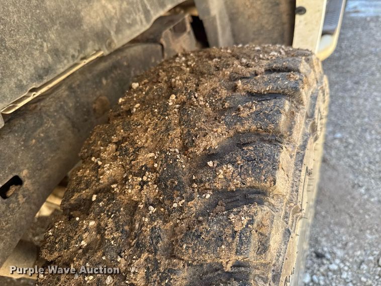 image for item DO0934 2004 GMC Canyon Ext. Cab pickup truck