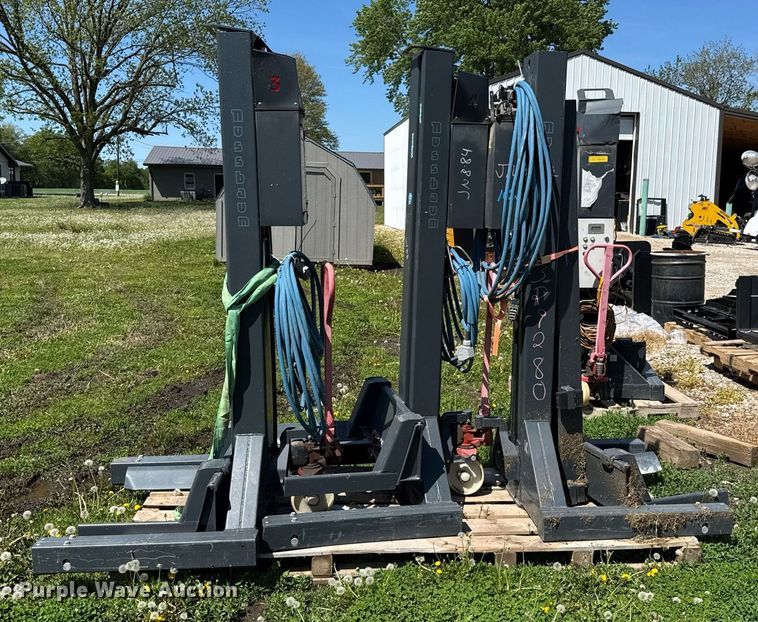 image for item DO0943 (4) 2011 Nussbaum MCS 5500 automotive lifts