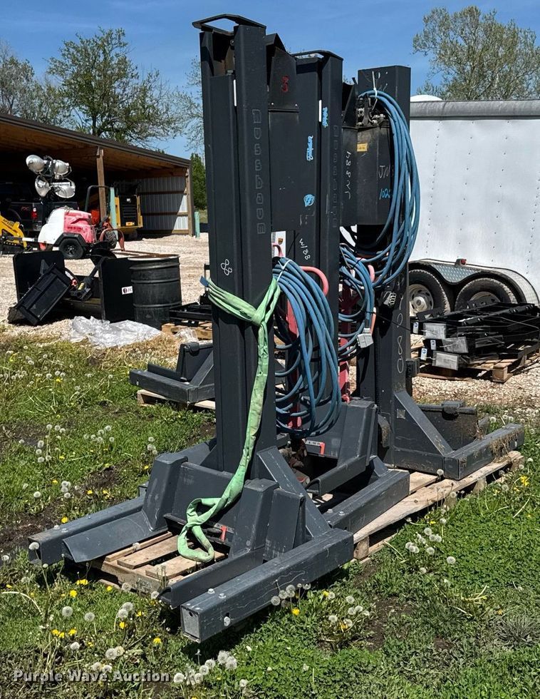 image for item DO0943 (4) 2011 Nussbaum MCS 5500 automotive lifts