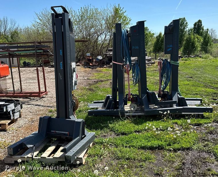 image for item DO0943 (4) 2011 Nussbaum MCS 5500 automotive lifts