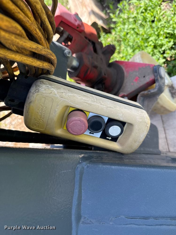 image for item DO0943 (4) 2011 Nussbaum MCS 5500 automotive lifts