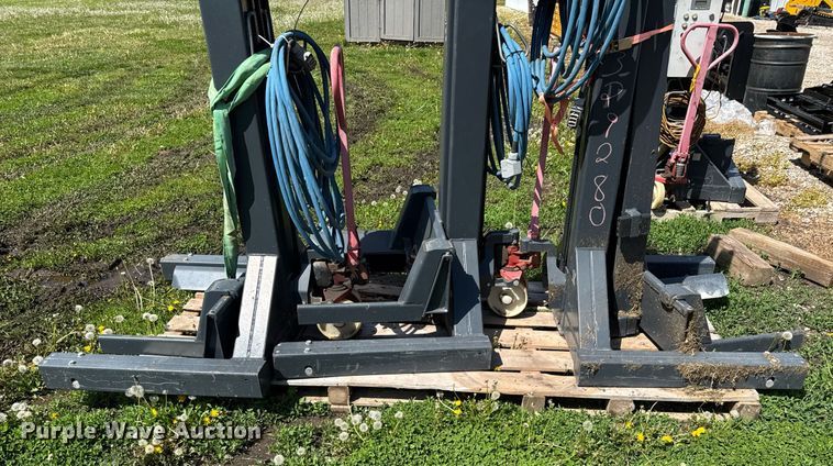 image for item DO0943 (4) 2011 Nussbaum MCS 5500 automotive lifts