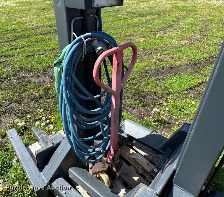 image for item DO0943 (4) 2011 Nussbaum MCS 5500 automotive lifts