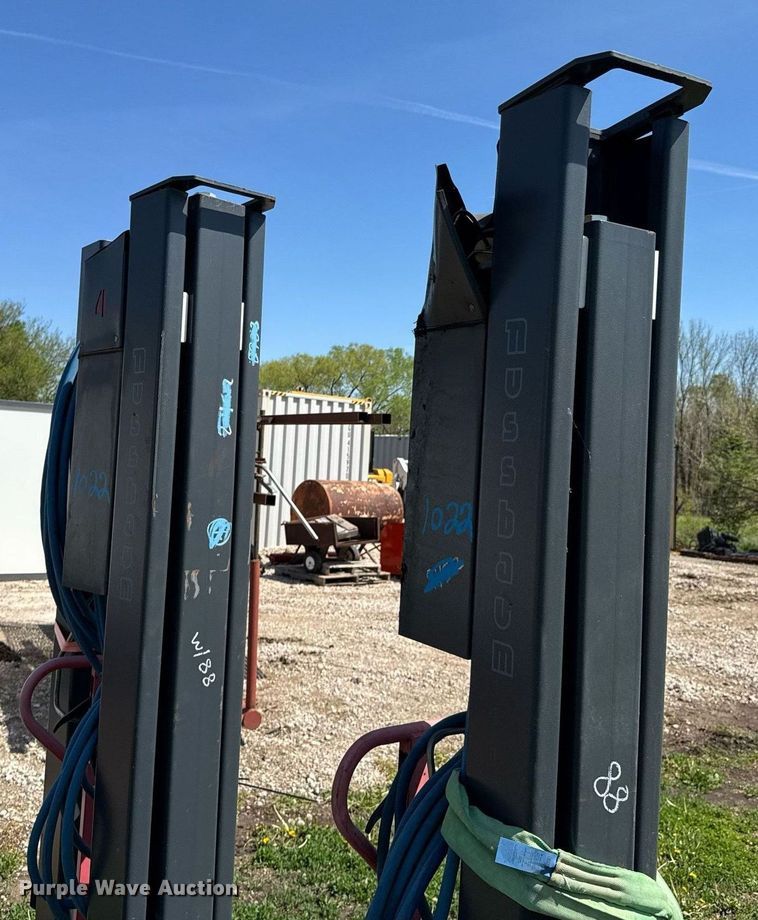 image for item DO0943 (4) 2011 Nussbaum MCS 5500 automotive lifts