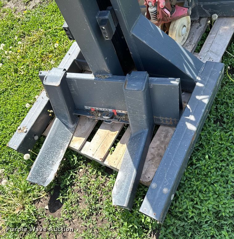 image for item DO0943 (4) 2011 Nussbaum MCS 5500 automotive lifts