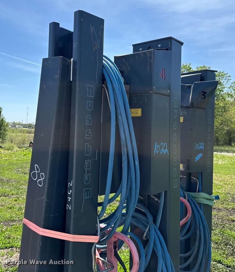 image for item DO0943 (4) 2011 Nussbaum MCS 5500 automotive lifts