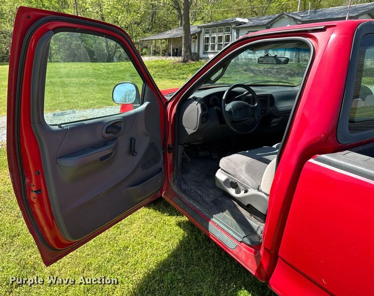 image for item DO0951 2001 Ford F150 pickup truck