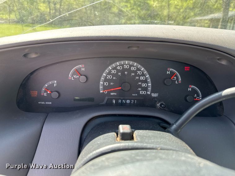 image for item DO0951 2001 Ford F150 pickup truck