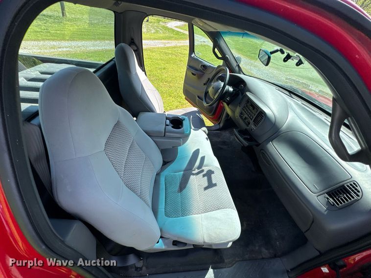 image for item DO0951 2001 Ford F150 pickup truck