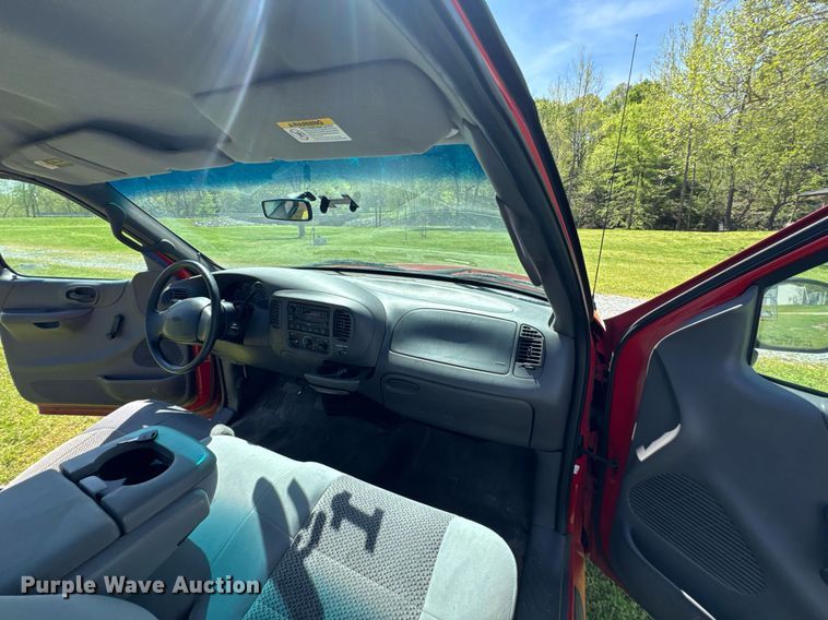 image for item DO0951 2001 Ford F150 pickup truck