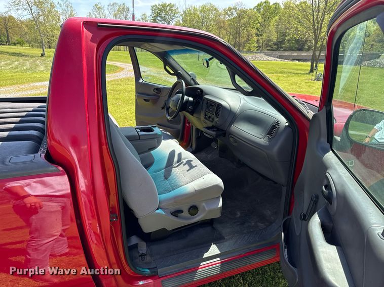 image for item DO0951 2001 Ford F150 pickup truck