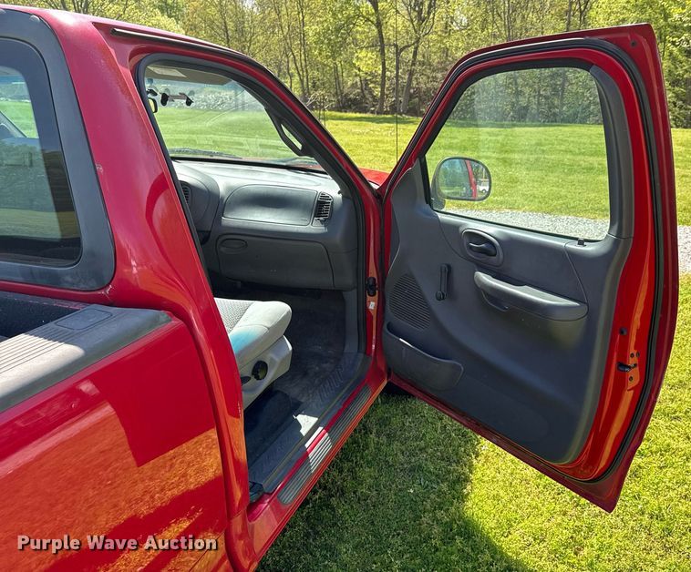 image for item DO0951 2001 Ford F150 pickup truck