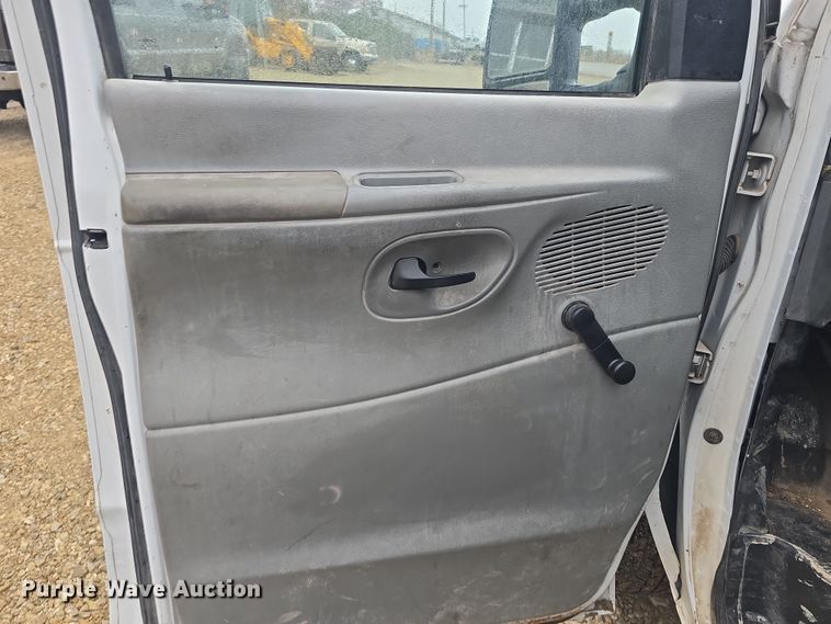 image for item DO7833 2007 Ford E150 van