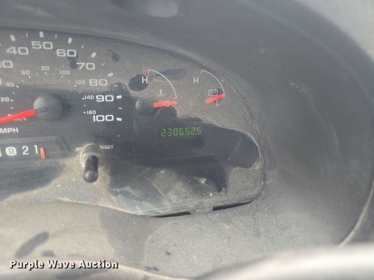 image for item DO7833 2007 Ford E150 van