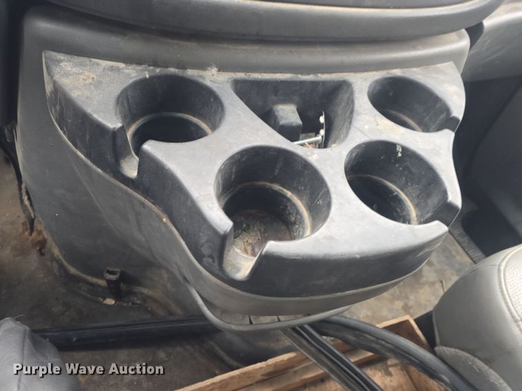 image for item DO7833 2007 Ford E150 van