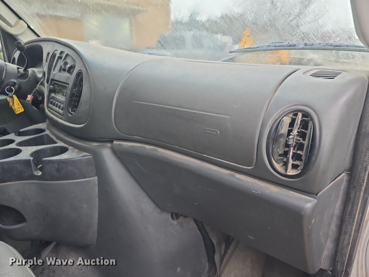 image for item DO7833 2007 Ford E150 van