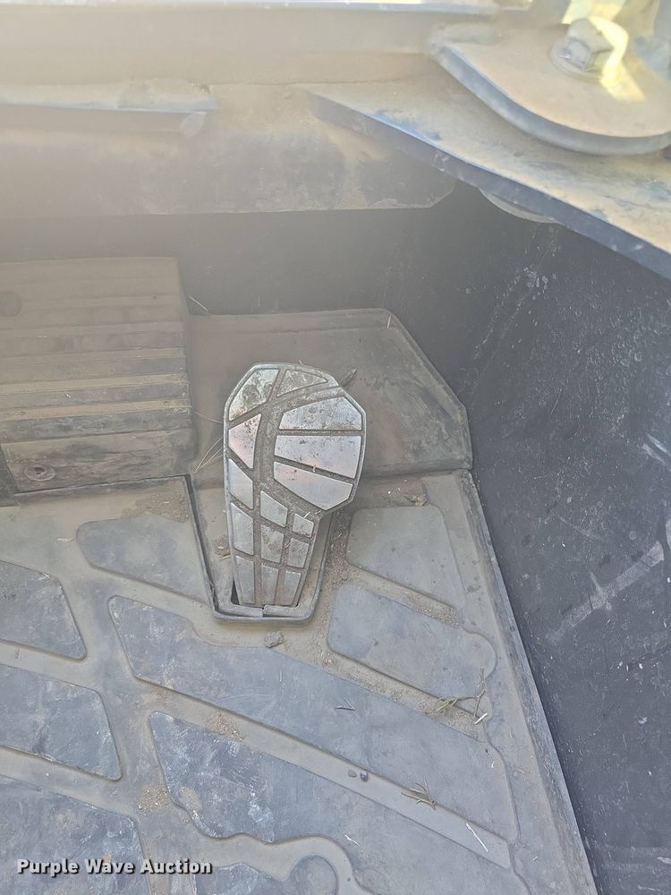 image for item DO7910 2012 Kubota SVL90 tracked skid steer loader