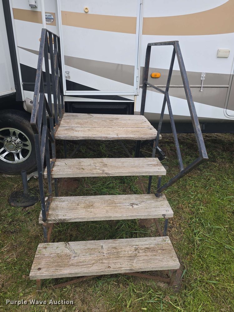 image for item DO7932 2009 Keystone Montana Big Sky camper