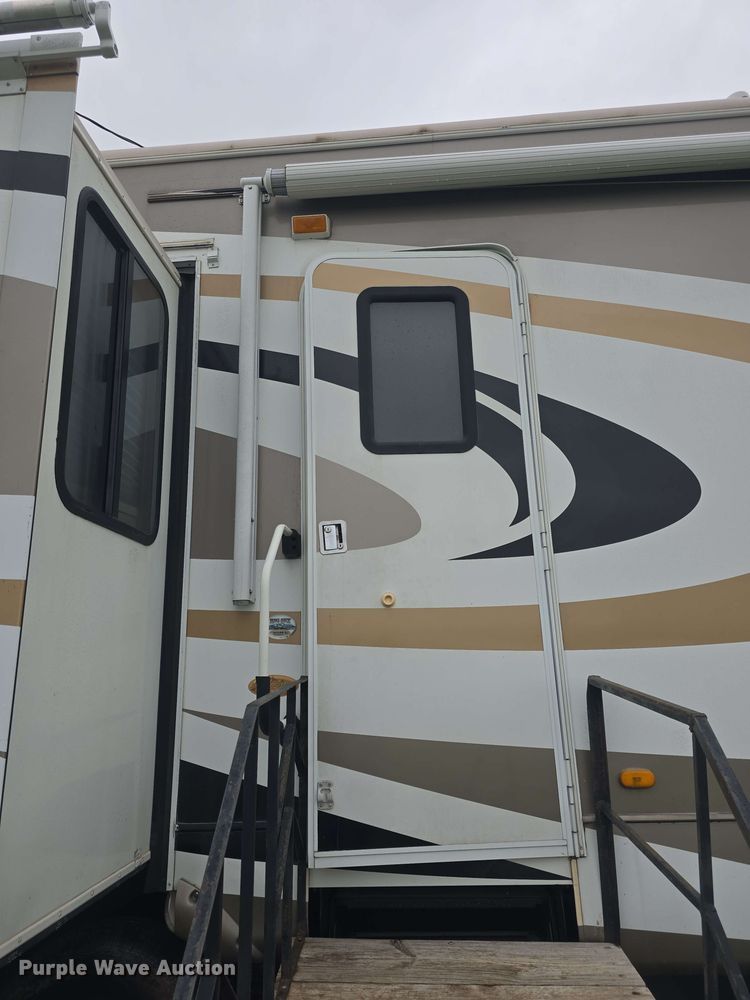 image for item DO7932 2009 Keystone Montana Big Sky camper