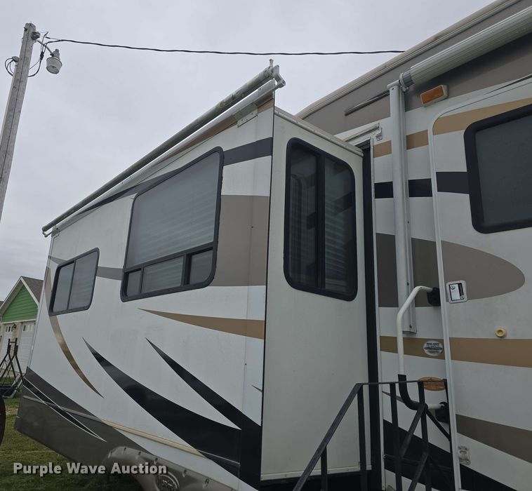 image for item DO7932 2009 Keystone Montana Big Sky camper