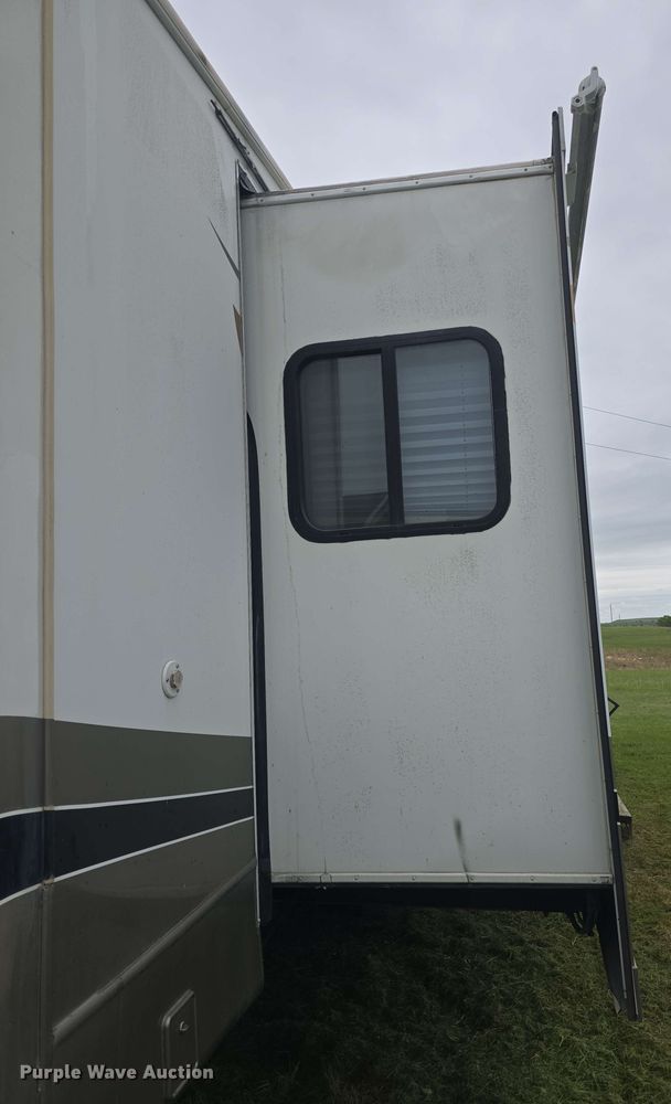 image for item DO7932 2009 Keystone Montana Big Sky camper