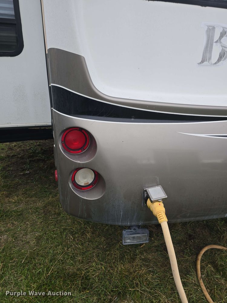 image for item DO7932 2009 Keystone Montana Big Sky camper