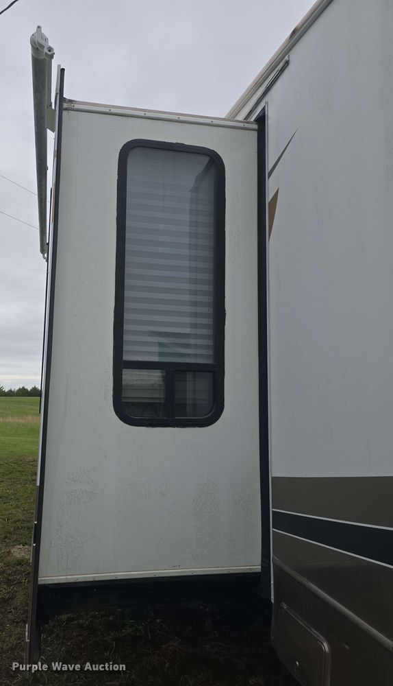 image for item DO7932 2009 Keystone Montana Big Sky camper